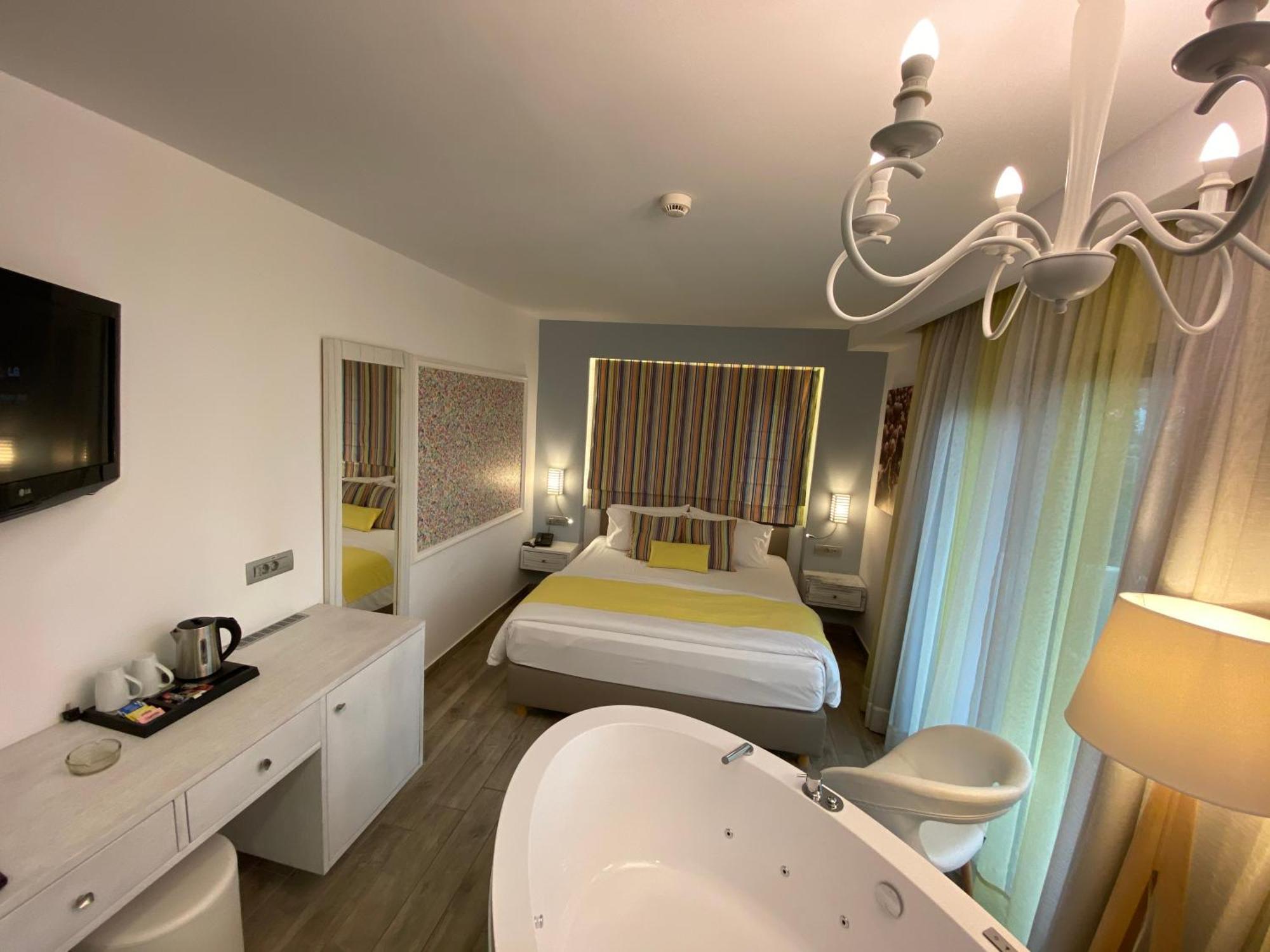 Kyknos Beach Hotel & Bungalows Малиа Екстериор снимка